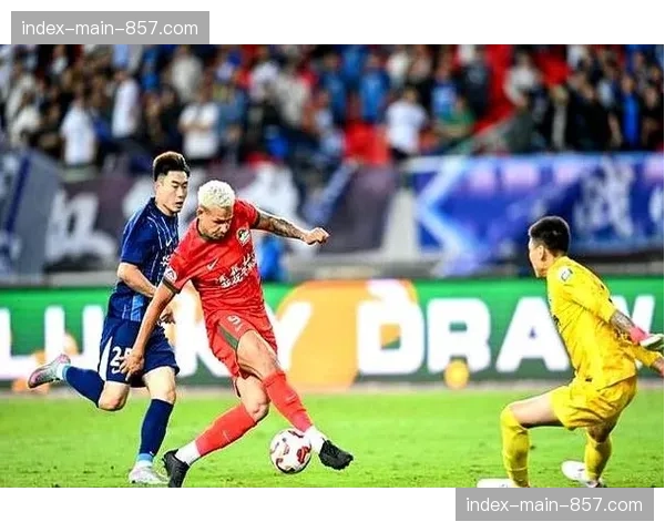 三月国际比赛日前最后一轮综述:争冠与保级形势再度白热化。 三月国际比赛日前最后一轮综述:争冠与保级形势再度白热化。